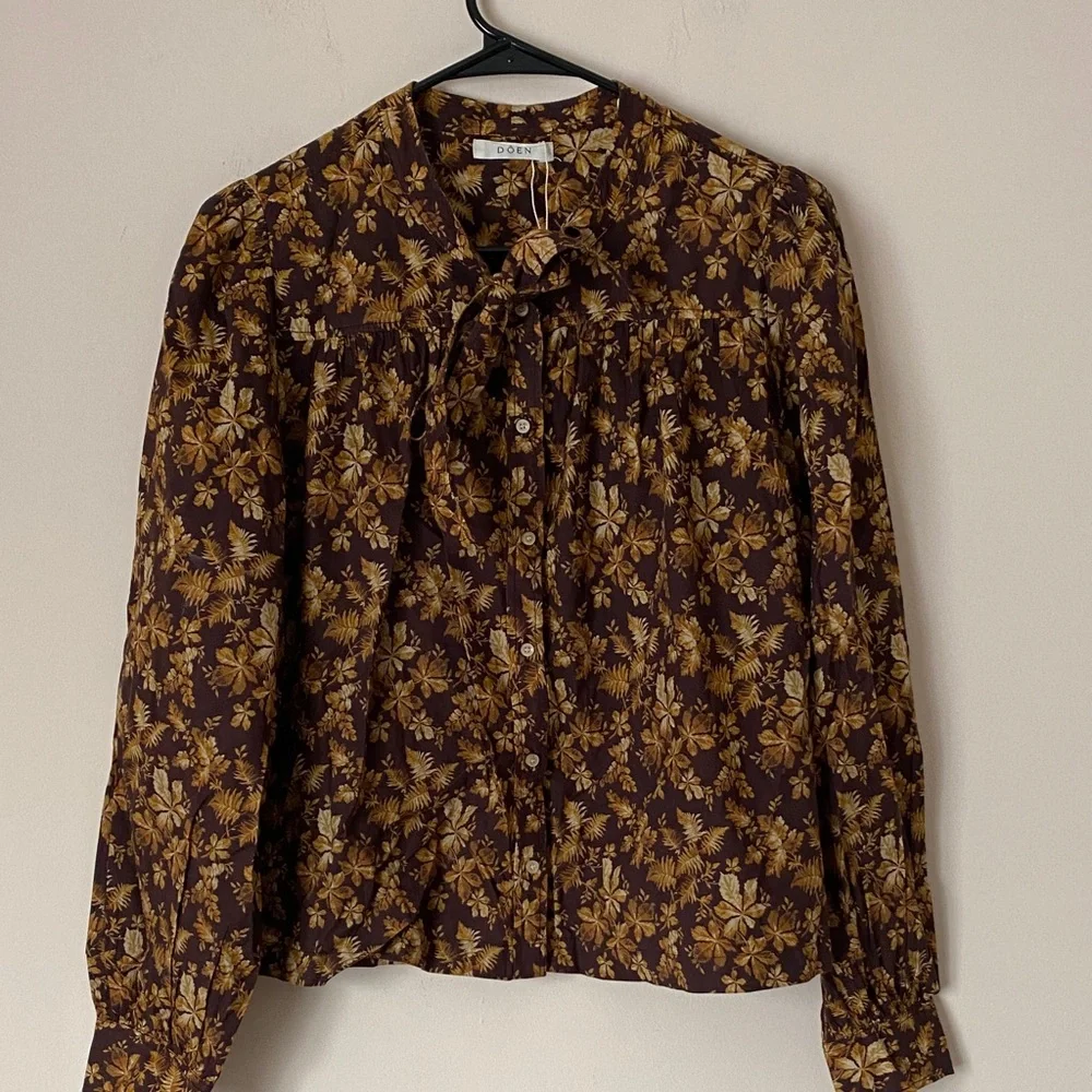 Doen Norma fern grove floral tie neck blouse